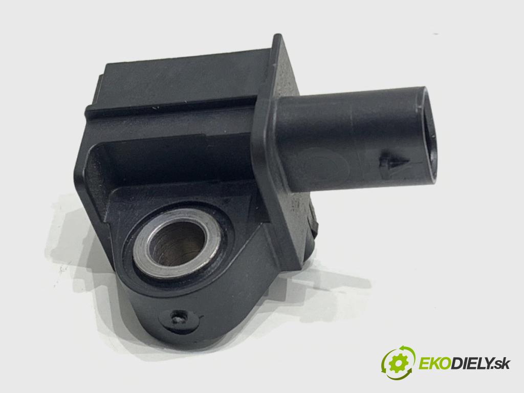 VW GOLF VII (5G1, BQ1, BE1, BE2) 2012 - 2022    1.4 TSI 90 kW [122 KM] benzyna 2012 - 2022  Snímač nárazu 5Q0959651 (Snímač nárazu)