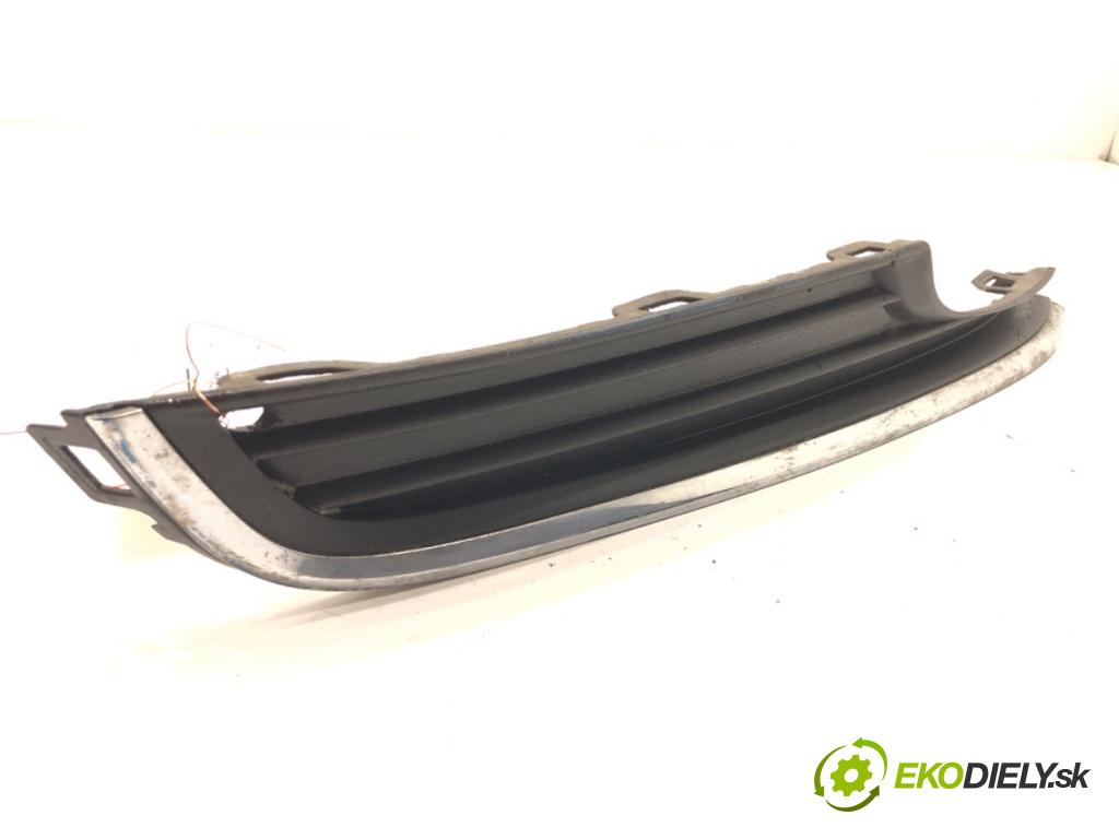 VW GOLF VII liftback 2013 90 kW 1.4 TSI 1395 mří nárazníka pravý přední část 560853666A