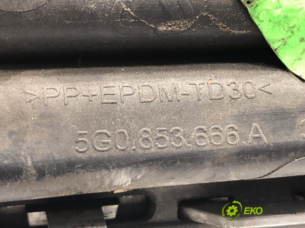 VW GOLF VII liftback 2013 90 kW 1.4 TSI 1395 mří nárazníka pravý přední část 560853666A