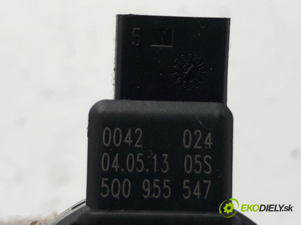 VW GOLF VII (5G1, BQ1, BE1, BE2) 2012 - 2022    1.4 TSI 90 kW [122 KM] benzyna 2012 - 2022  Snímač dažďa 5Q0955547 (Snímač dažďa)