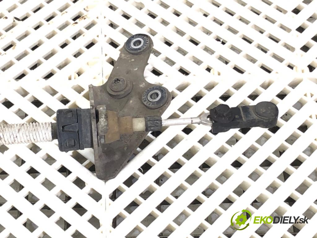 VW GOLF VII (5G1, BQ1, BE1, BE2) 2012 - 2022    1.4 TSI 90 kW [122 KM] benzyna 2012 - 2022  kulisa 5Q1713025 (Rýchlostné páky / kulisy)