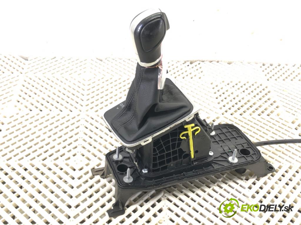 VW GOLF VII (5G1, BQ1, BE1, BE2) 2012 - 2022    1.4 TSI 90 kW [122 KM] benzyna 2012 - 2022  kulisa 5Q1713025 (Rýchlostné páky / kulisy)