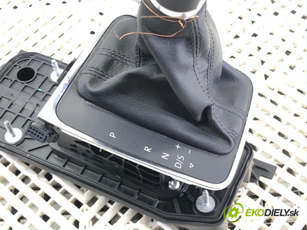 VW GOLF VII (5G1, BQ1, BE1, BE2) 2012 - 2022    1.4 TSI 90 kW [122 KM] benzyna 2012 - 2022  kulisa 5Q1713025 (Rýchlostné páky / kulisy)