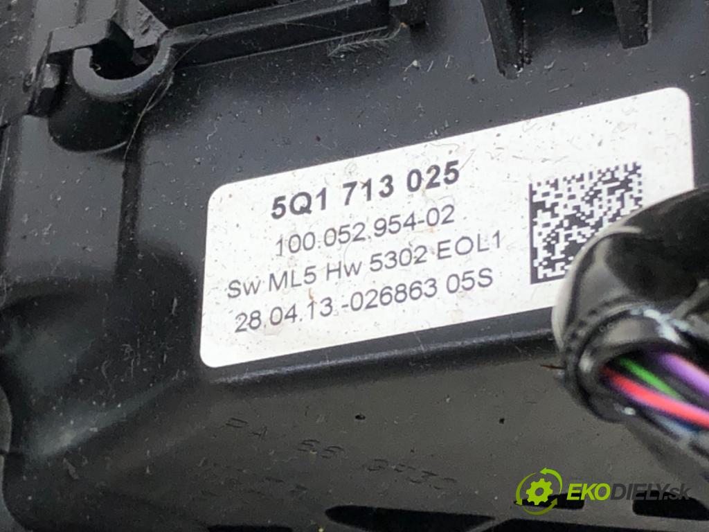 VW GOLF VII (5G1, BQ1, BE1, BE2) 2012 - 2022    1.4 TSI 90 kW [122 KM] benzyna 2012 - 2022  kulisa 5Q1713025 (Rýchlostné páky / kulisy)