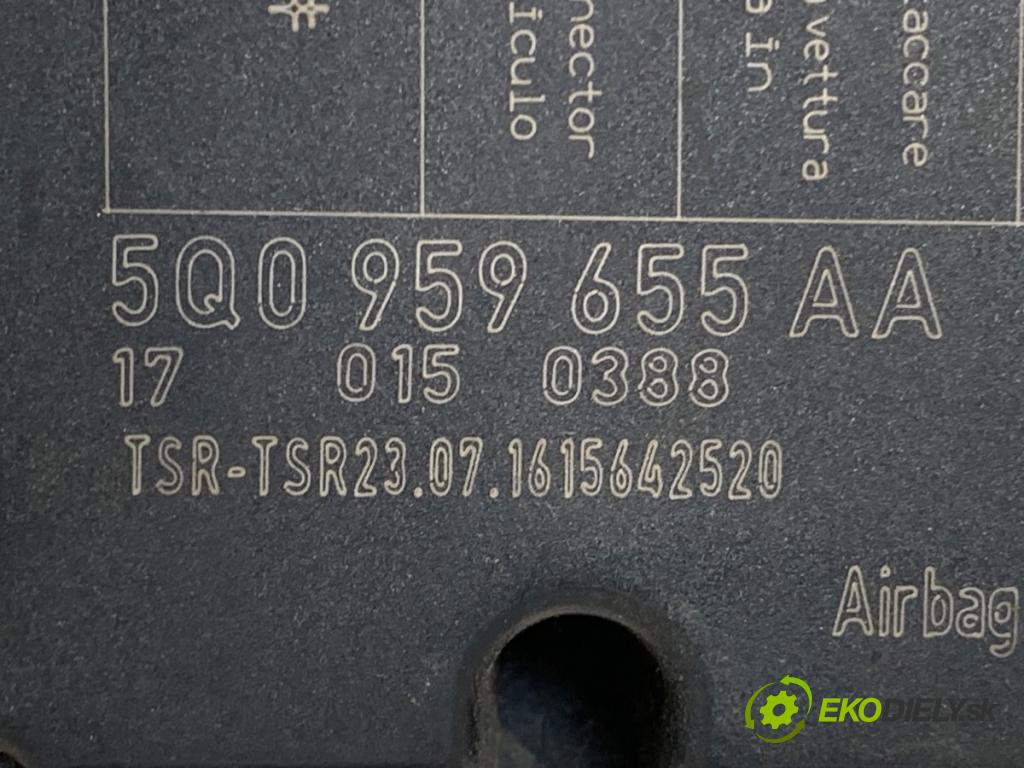 VW GOLF VII Variant (BA5, BV5) 2013 - 2022    1.6 TDI 81 kW [110 KM] olej napędowy 2013 - 2017  senzor airbag 5Q0959655AA (Snímač)