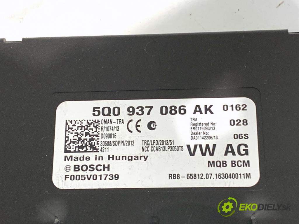 VW GOLF VII Kombi 2016 81 kW 1.6 TDI 1598 modul komfortu 5Q0937086AK (Moduly komfortu)