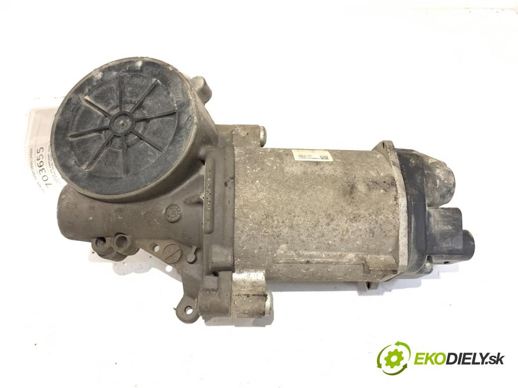 VW GOLF VII Kombi 2016 81 kW 1.6 TDI 1598 motor servočerpadlo 5Q0909144T