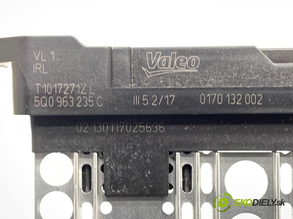 SKODA OCTAVIA III Combi (5E5, 5E6) 2012 - 2022    1.6 TDI 81 kW [110 KM] olej napędowy 2013 - 2022  topné těleso radiátor topení elektrická 5Q0963235C (Radiátory topení)