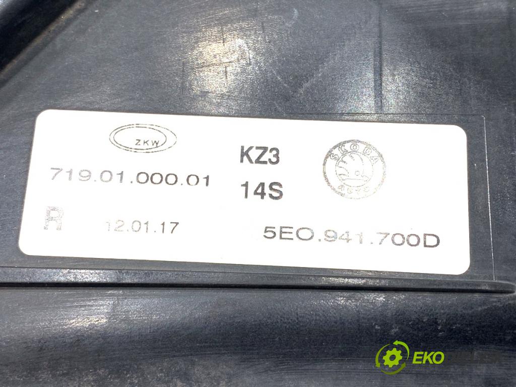 SKODA OCTAVIA III Combi (5E5, 5E6) 2012 - 2022    1.6 TDI 81 kW [110 KM] olej napędowy 2013 - 2022  hmlové svetlo, hmlovka pravý přední část 5E0941700D
