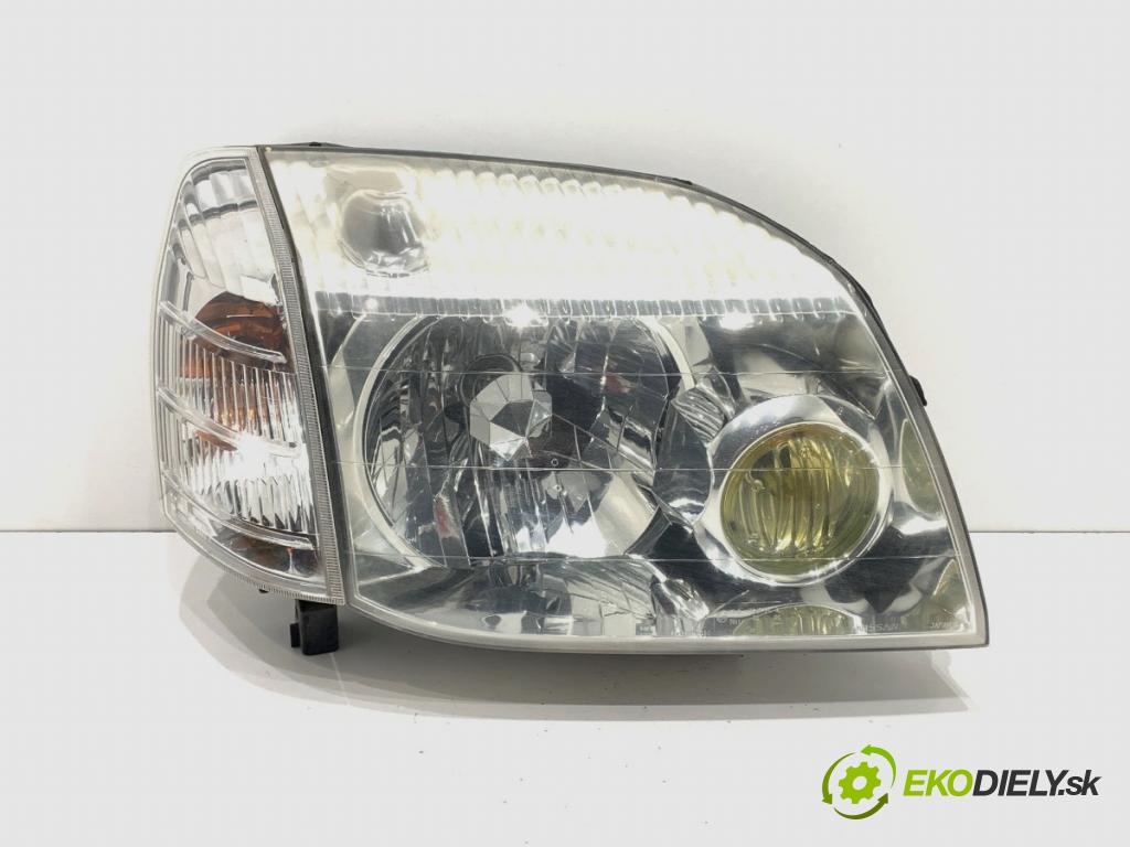 NISSAN X-TRAIL T30 SUV 2001 103 kW 2.0 1998 světlomet pravý přední část 