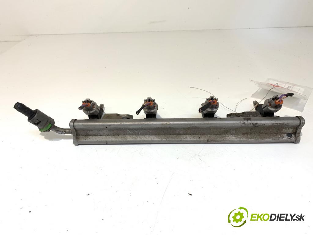 DACIA DUSTER SUV 2016 84 kW 1.6 SCe 115 4x4 1598 Lišta vstrekovacia H8201488661 (Vstrekovacia lišta)