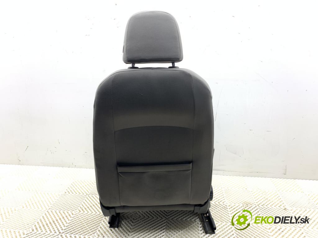 VW GOLF VII liftback 2013 90 kW 1.4 TSI 1395 Sedadlo pravy predný