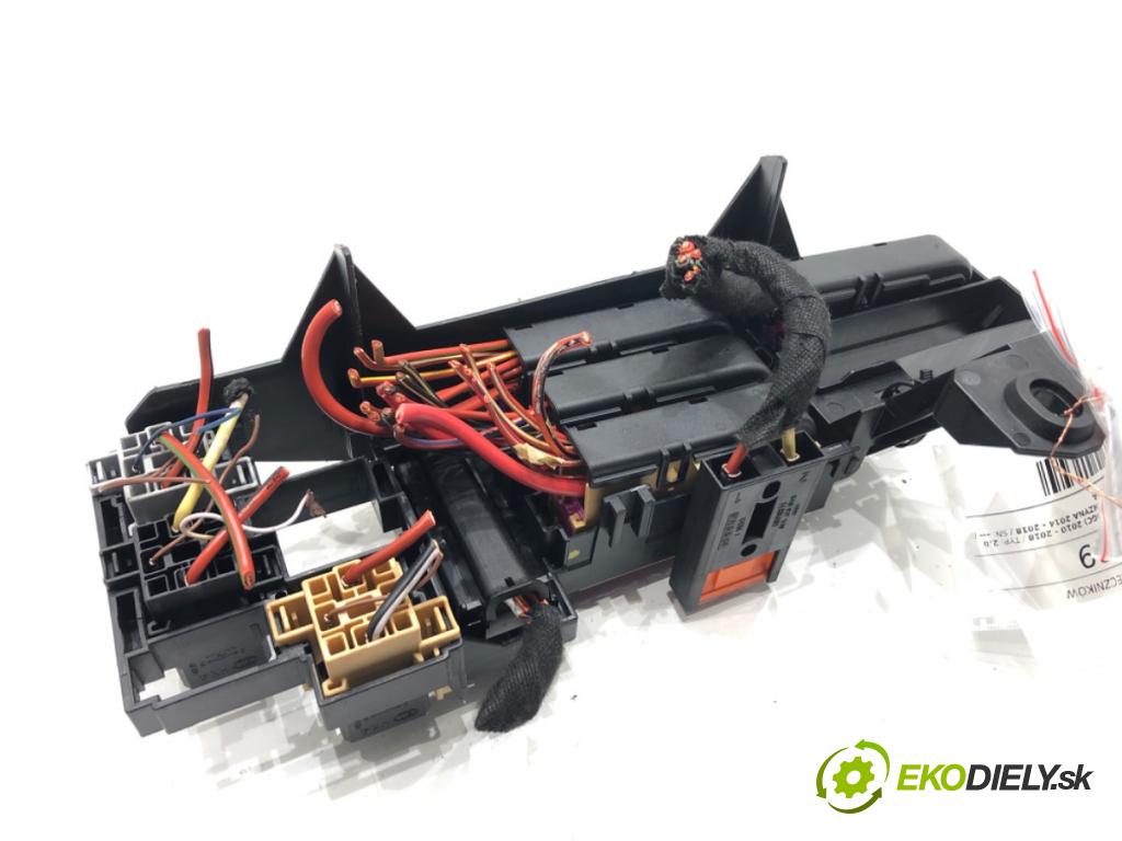 AUDI A6 C7 (4G2, 4GC) 2010 - 2018    2.0 TFSI quattro 185 kW [252 KM] benzyna 2014 - 2018  skříňka poistková 4G0971845A (Pojistkové skříňky)