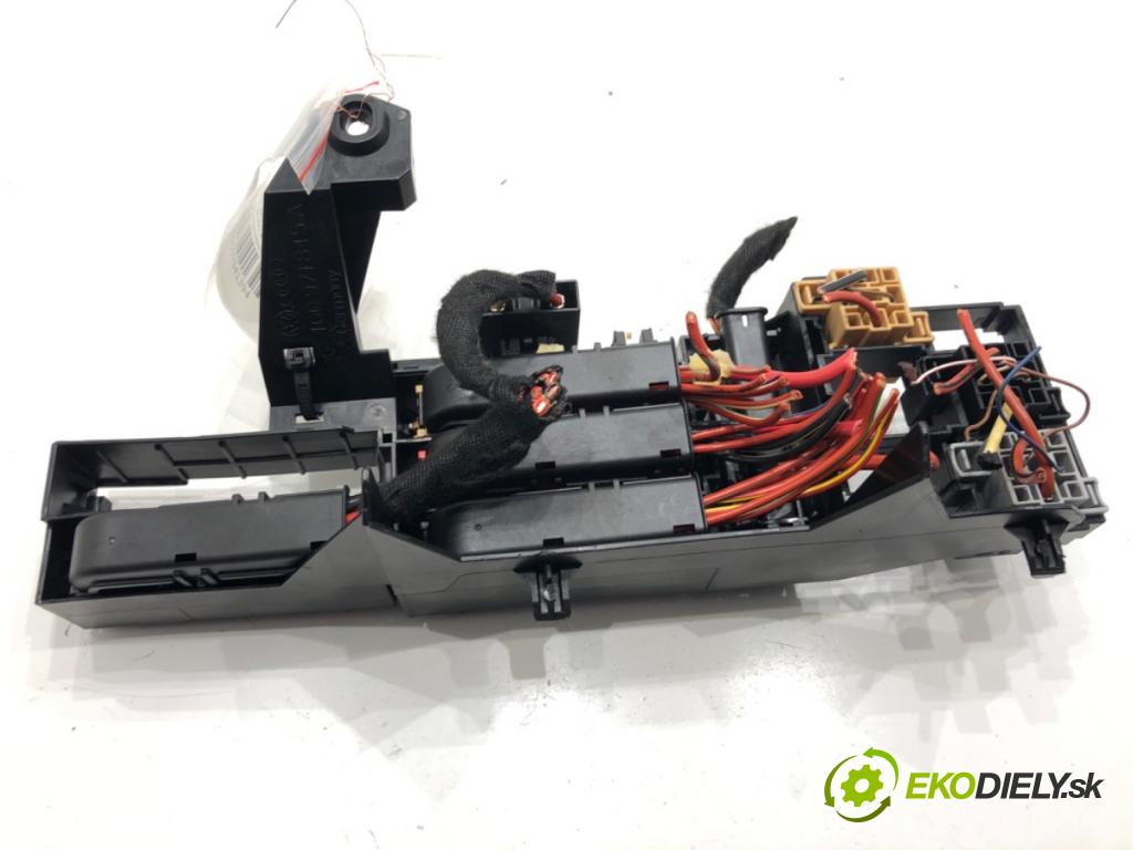 AUDI A6 C7 (4G2, 4GC) 2010 - 2018    2.0 TFSI quattro 185 kW [252 KM] benzyna 2014 - 2018  skříňka poistková 4G0971845A (Pojistkové skříňky)