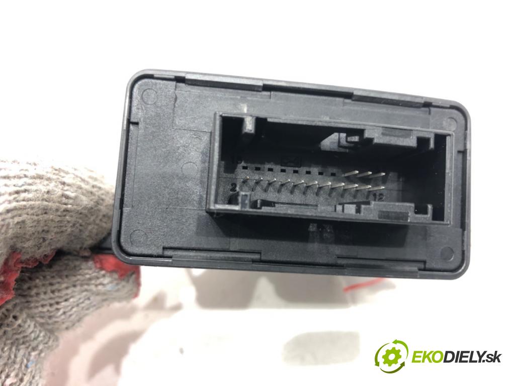 AUDI A6 C7 (4G2, 4GC) 2010 - 2018    2.0 TFSI quattro 185 kW [252 KM] benzyna 2014 - 2018  Modul svetiel 4H4907357E (Riadiaca jednotka ostatné)