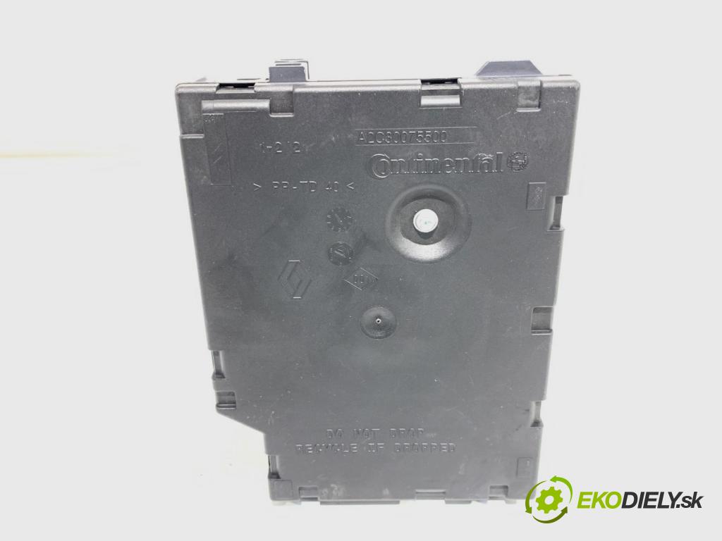 RENAULT CLIO IV Kombi 2014 66 kW 1.5 dCi 90 (KHN3, KHN4) 1461 spinačka 285908018R (Spínacia skrinka)