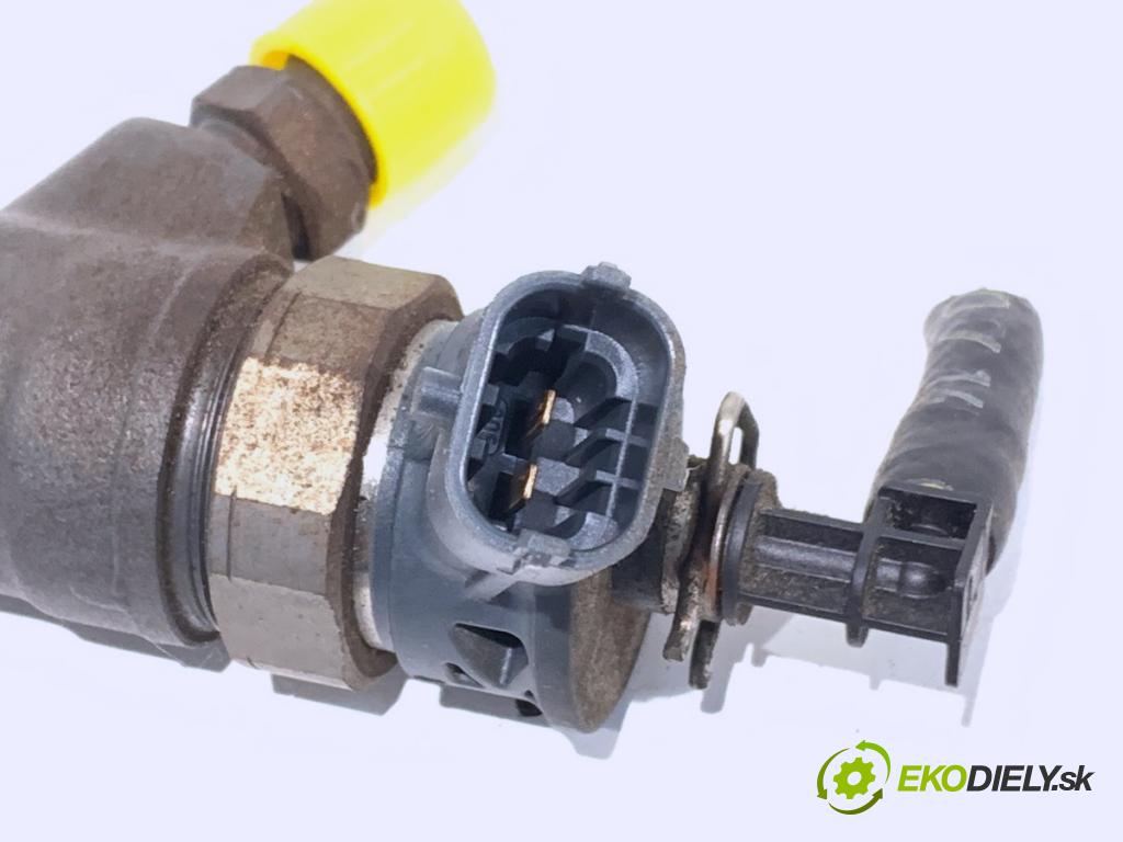 RENAULT CLIO IV Kombi 2014 66 kW 1.5 dCi 90 (KHN3, KHN4) 1461 vstřikovač 0445110485 (Vstřikovač paliva)