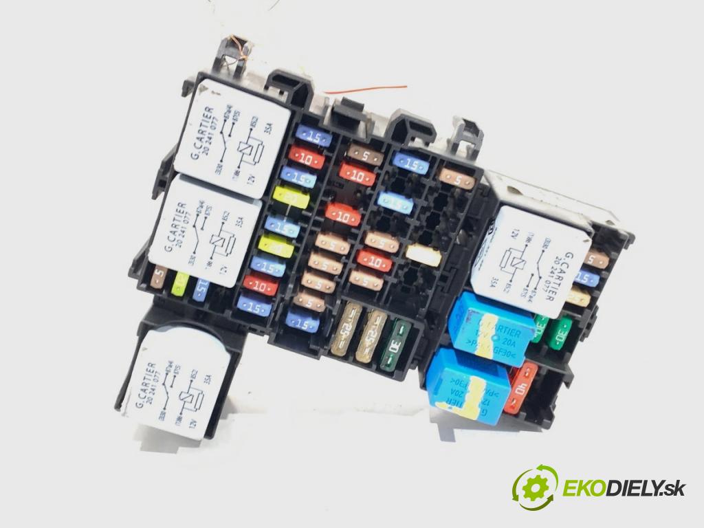 RENAULT CLIO IV Kombi 2014 66 kW 1.5 dCi 90 (KHN3, KHN4) 1461 skříňka poistková 240184574S (Pojistkové skříňky)