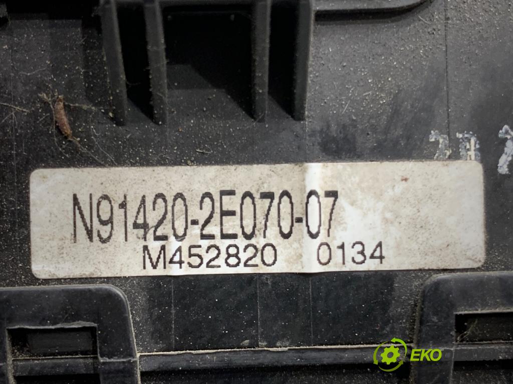 HYUNDAI TUCSON SUV 2004 83 kW 2.0 CRDi 1991 skříňka poistková 91490-2E130 (Pojistkové skříňky)