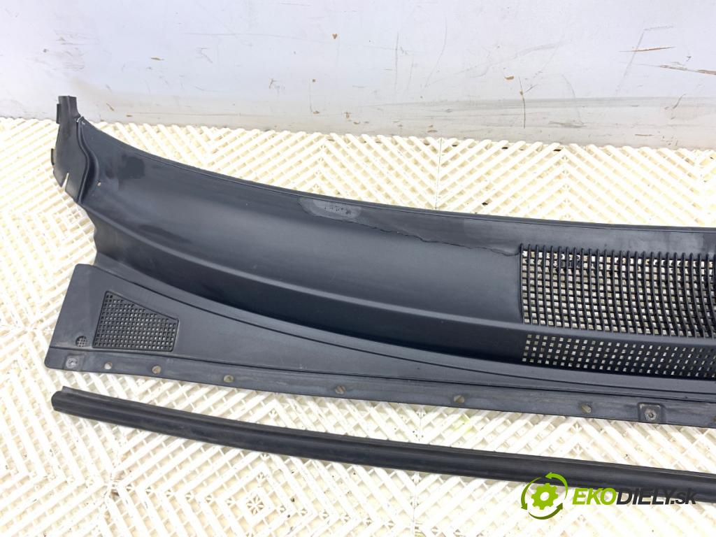 HYUNDAI TUCSON (JM) 2004 - 2022    2.0 CRDi 83 kW [113 KM] olej napędowy 2004 - 2010  torpédo plast pod čelní okno  (Torpéda)