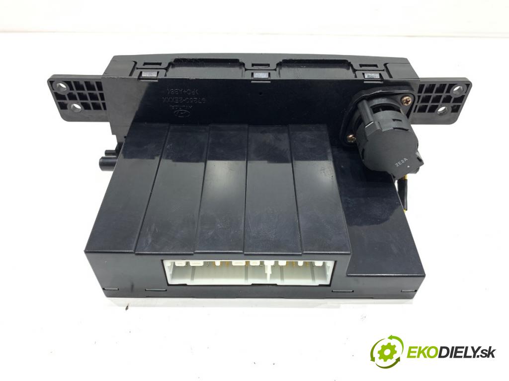 HYUNDAI TUCSON SUV 2004 83 kW 2.0 CRDi 1991 Panel ovládania kúrenia  (Prepínacie páčky pod volantom)