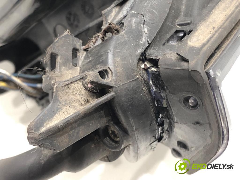 BMW E61 Kombi 2010 130 kW 520 d 1995 světlomet pravý přední část XENON 7044672
