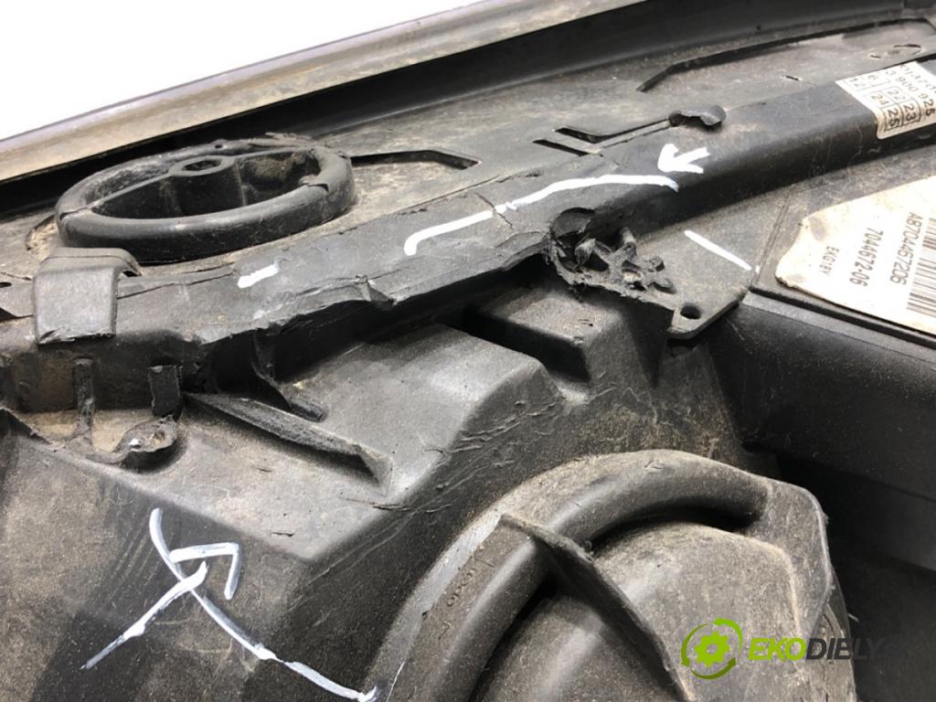 BMW E61 Kombi 2010 130 kW 520 d 1995 světlomet pravý přední část XENON 7044672