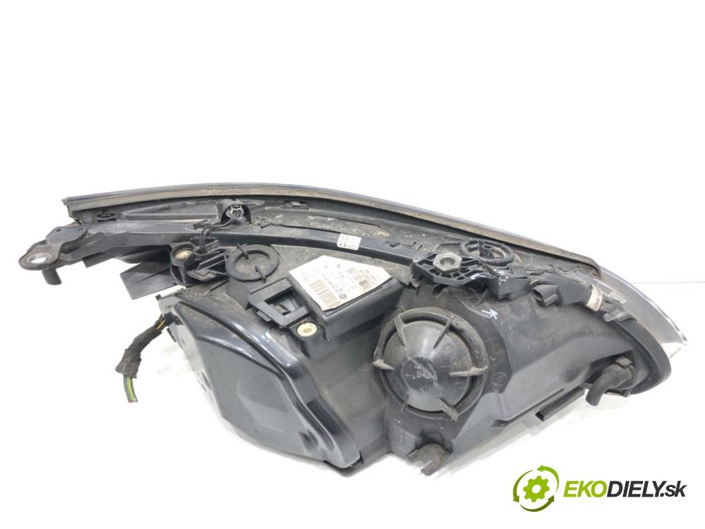 BMW E61 Kombi 2010 130 kW 520 d 1995 světlomet levý přední část XENON 7044671