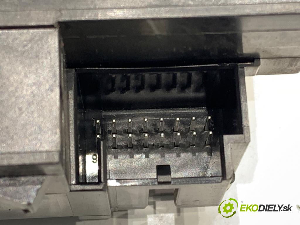 VW PASSAT B7 Variant (365) 2010 - 2015    2.0 TDI 125 kW [170 KM] olej napędowy 2010 - 2014  spinačka 3C0905843AA (Spínacia skrinka)