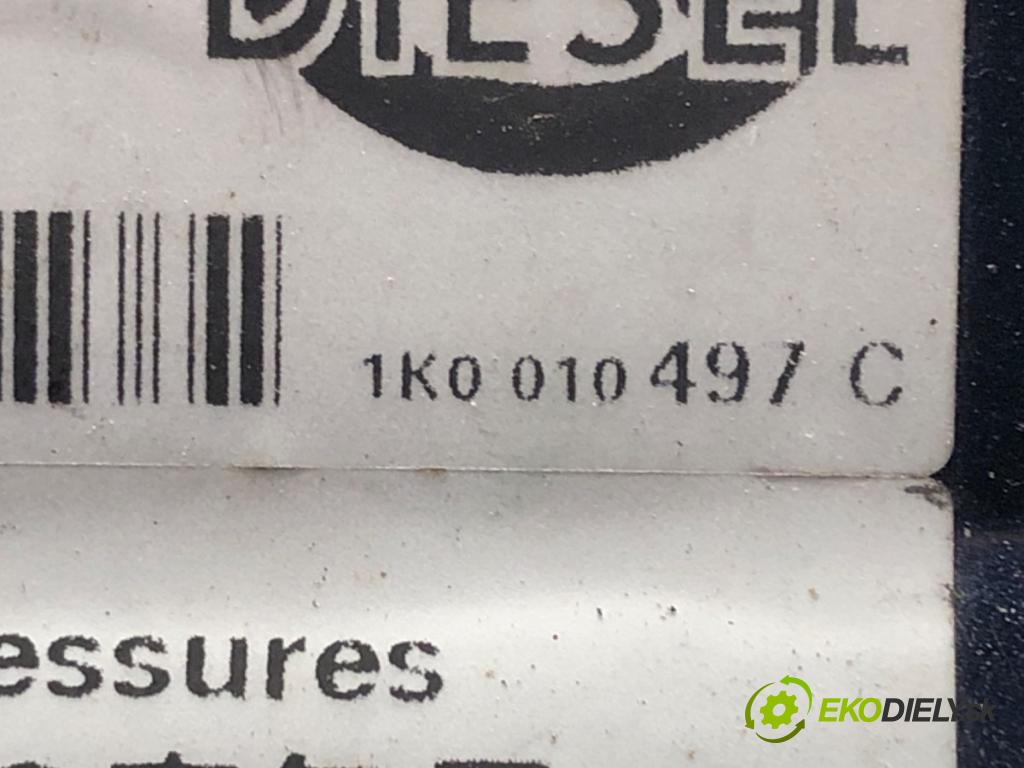 VW PASSAT B7 Variant (365) 2010 - 2015    2.0 TDI 125 kW [170 KM] olej napędowy 2010 - 2014  Dvierka nádrže paliva  (Kľučka dverí ostatné)