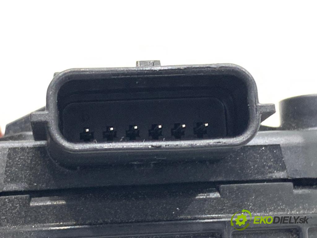 NISSAN X-TRAIL III (T32_, T32R, T32RR) 2013 - 2022    1.6 DIG-T (T32) 120 kW [163 KM] benzyna 2015 - 2022  Potenciometer plynu 18002DF30B (Pedál)