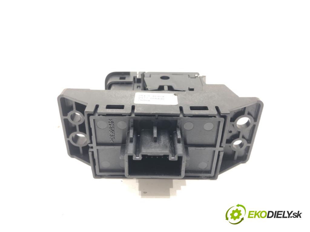 NISSAN X-TRAIL III (T32_, T32R, T32RR) 2013 - 2022    1.6 DIG-T (T32) 120 kW [163 KM] benzyna 2015 - 2022  Spínač brzdy ručnej brzdy 251756FR0A (Prepínacie páčky pod volantom)