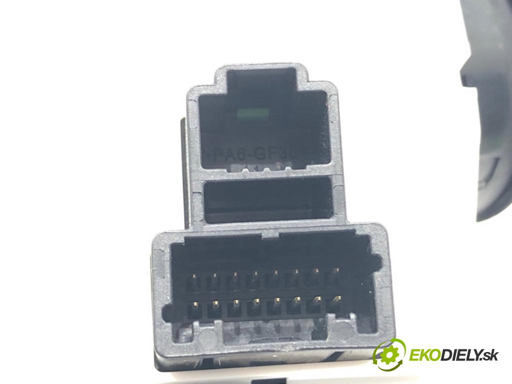 NISSAN X-TRAIL III (T32_, T32R, T32RR) 2013 - 2022    1.6 DIG-T (T32) 120 kW [163 KM] benzyna 2015 - 2022  Prepínač kombinovaný 18228SN1 (Prepínacie páčky pod volantom)