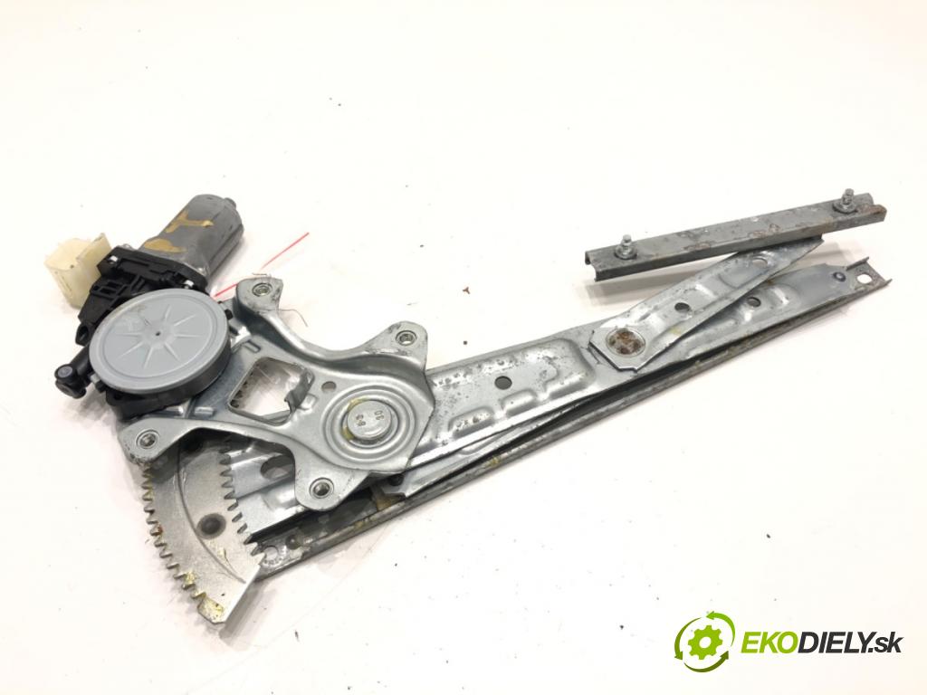 NISSAN X-TRAIL III (T32_, T32R, T32RR) 2013 - 2022    1.6 DIG-T (T32) 120 kW [163 KM] benzyna 2015 - 2022  mechanismus okna pravý zadní část 827301BA0A