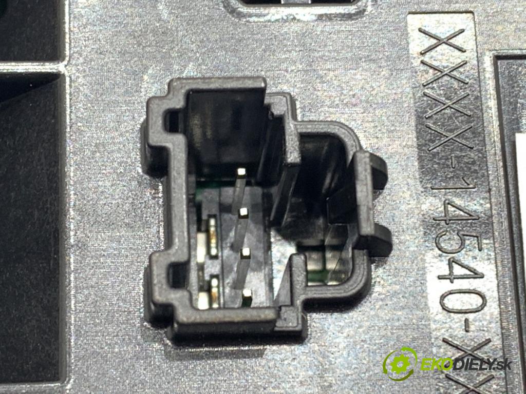 FORD FOCUS IV (HN) 2018 - 2022    1.0 EcoBoost 92 kW [125 KM] benzyna 2018 - 2022  Prepínač okien H1BT-14540-CC (Prepínacie páčky pod volantom)