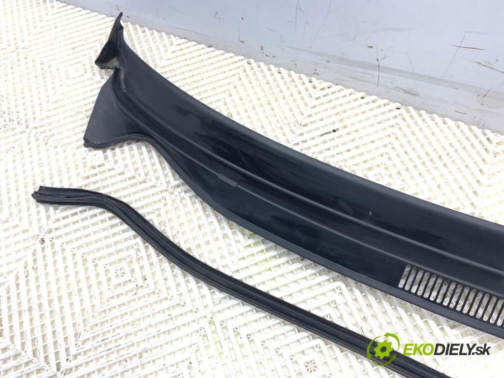 SEAT IBIZA III (6L1) 2002 - 2009    1.4 16V 55 kW [75 KM] benzyna 2002 - 2007  torpédo plast pod čelní okno 6L1853185B (Torpéda)