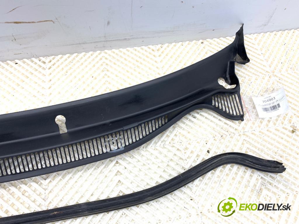 SEAT IBIZA III (6L1) 2002 - 2009    1.4 16V 55 kW [75 KM] benzyna 2002 - 2007  torpédo plast pod čelní okno 6L1853185B (Torpéda)