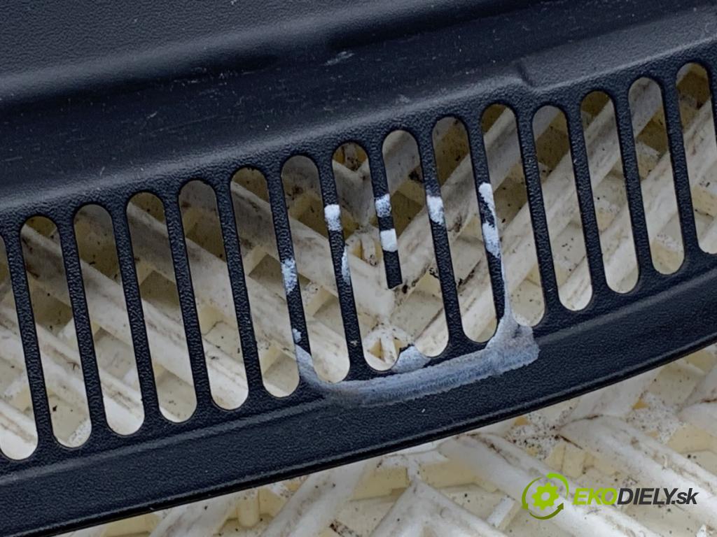 SEAT IBIZA III (6L1) 2002 - 2009    1.4 16V 55 kW [75 KM] benzyna 2002 - 2007  torpédo plast pod čelní okno 6L1853185B (Torpéda)