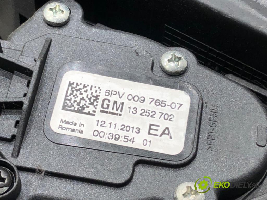 OPEL ASTRA J Kombi 2013 103 kW 1.4 Turbo (35) 1364 PEDÁL: manuálne 13252702 13252175 (Potenciometer plynového pedálu)