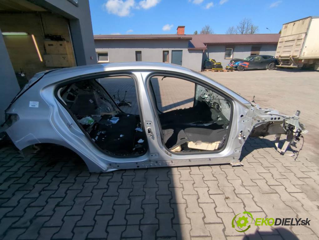 FORD FOCUS IV (HN) 2018 - 2022    1.0 EcoBoost 92 kW [125 KM] benzyna 2018 - 2022  KAROSERIA ČTVRŤÁK blatník zadní část levý pravý práh střecha PODŁUŻNICA levý pravý 