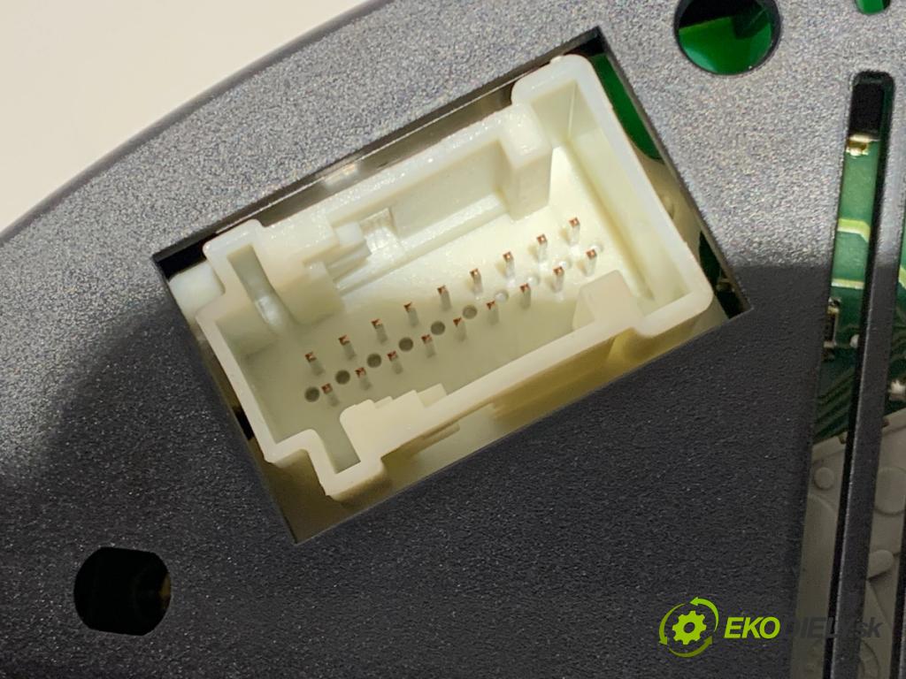 MERCEDES-BENZ W169 liftback 2007 70 kW A 150 (169.031, 169.331) 1498 Prístrojovka A1695400248 (Prístrojová doska, displej)