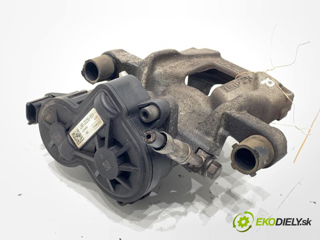 FORD FOCUS IV liftback 2019 92 kW 1.0 EcoBoost 999 Brzdič strmeň pravy zad LX61-2D250-BEA