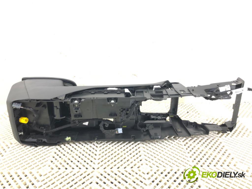 FORD FOCUS IV (HN) 2018 - 2022    1.0 EcoBoost 92 kW [125 KM] benzyna 2018 - 2022  Tunel stredový  (Stredový tunel / panel)