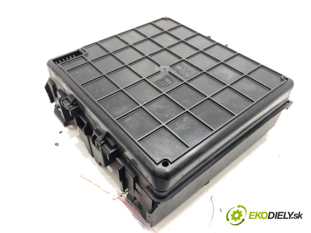 FORD FOCUS IV (HN) 2018 - 2022    1.0 EcoBoost 92 kW [125 KM] benzyna 2018 - 2022  skříňka poistková JX6T-14D068-BE (Pojistkové skříňky)