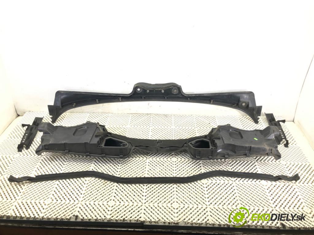 BMW E61 Kombi 2008 125 kW 520 i 1995 Torpédo, plast pod čelné okno 7027083 (Torpédo (plast pod čelným sklom))