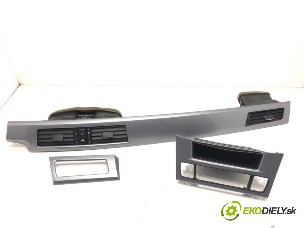 BMW E61 Kombi 2008 125 kW 520 i 1995 lišty kryt 7129233 (Lišta)