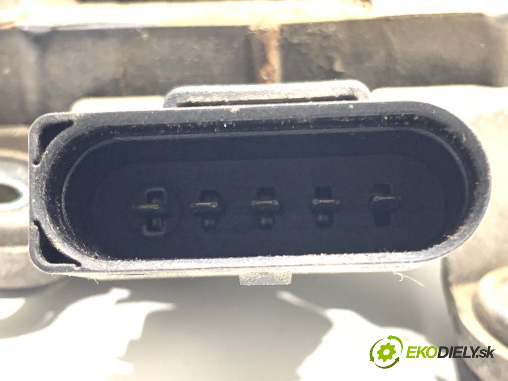 AUDI A6 C5 sedan 1998 121 kW 2.4 2393 Cievka zapaľovacia  (Zapaľovacia cievka)