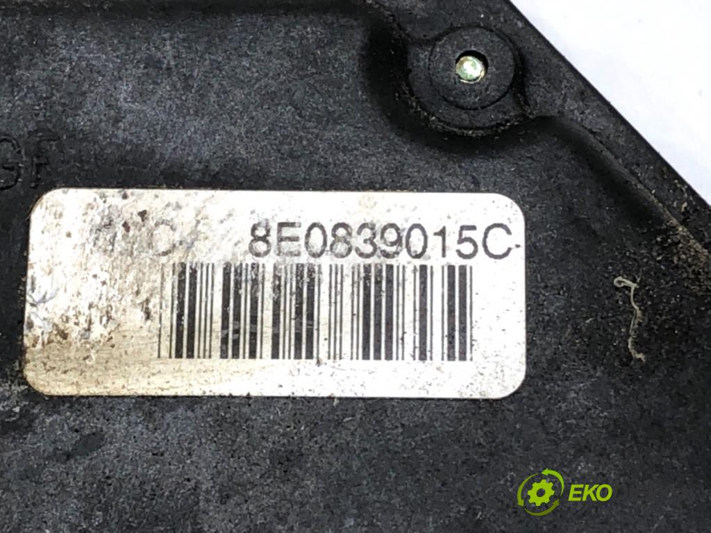 AUDI A4 B6 Kombi 2004 96 kW 1.9 TDI 1896 zámok dveře levý zadní část 8E0839015C