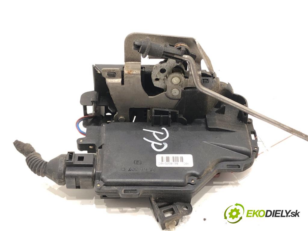 AUDI A4 B6 Kombi 2004 96 kW 1.9 TDI 1896 zámok dveře pravý přední část 8E1837016C