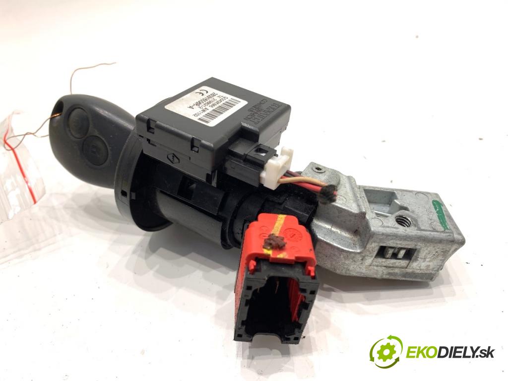 DACIA DUSTER SUV 2015 77 kW 1.6 16V 1598 spinačka 285916556R (Spínacia skrinka)